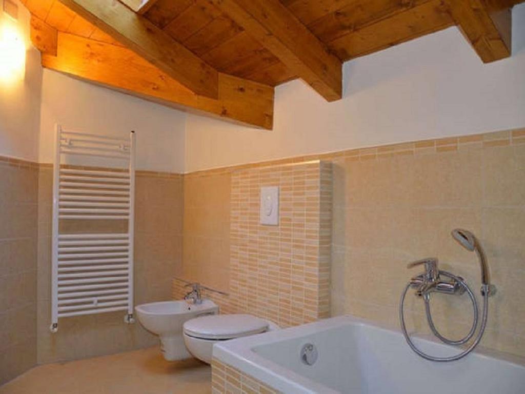 Appartamento Vista Lago - Betta Lezzeno Luaran gambar