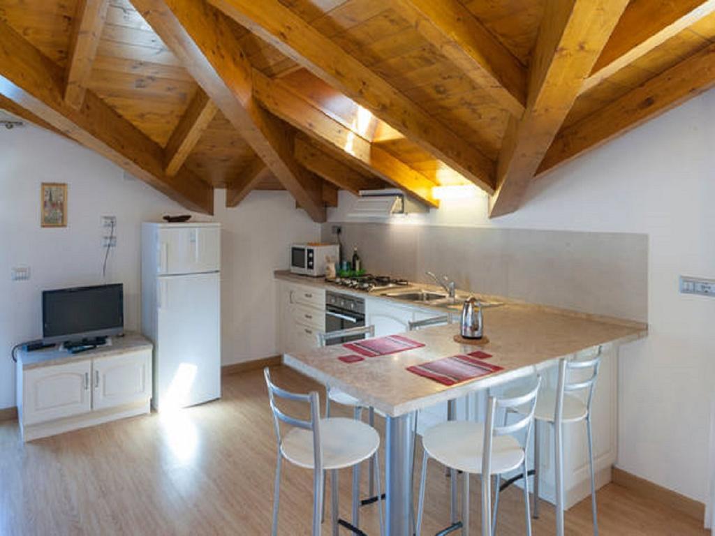 Appartamento Vista Lago - Betta Lezzeno Luaran gambar